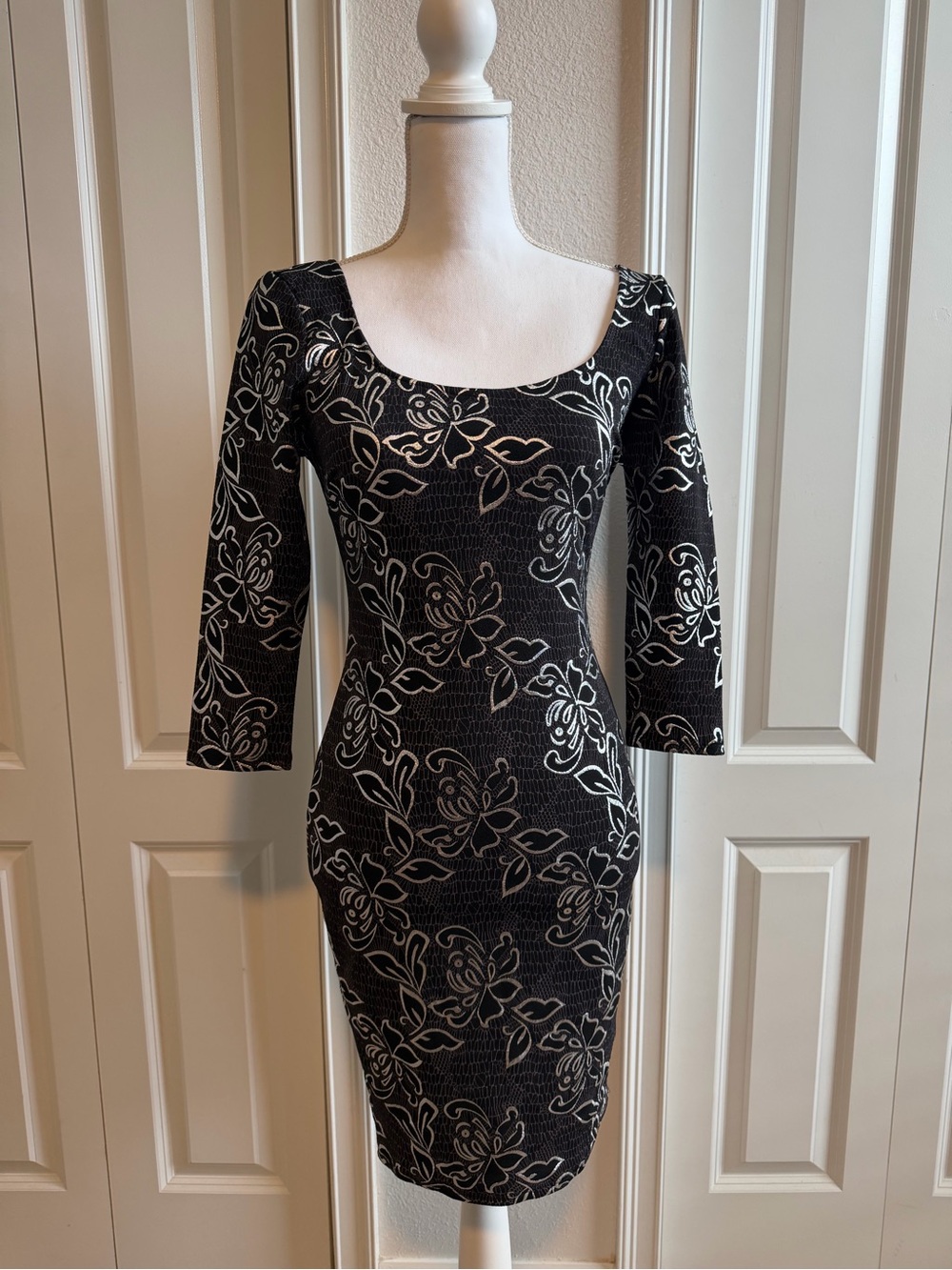 ELLE CLO Black Metallic Floral Bodycon Dress Small Low Back Made in USA